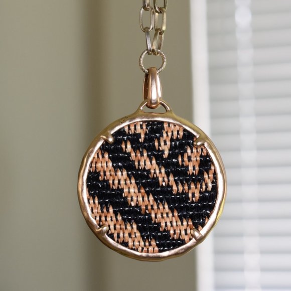 PATRICIA NASH. ANTIQUE GOLD NECKLACE LARGE CIRCLE PENNANT W/BLACK & LITE BROWN - Picture 1 of 5